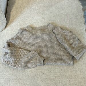 A perfect long sweater. Only used once for engagement photos!